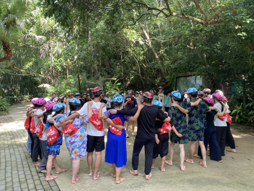 酒店员工呀诺达探险之旅：团结与自然的完美结合m6米乐app三亚海棠湾万达嘉华及瑞华度假(图3)